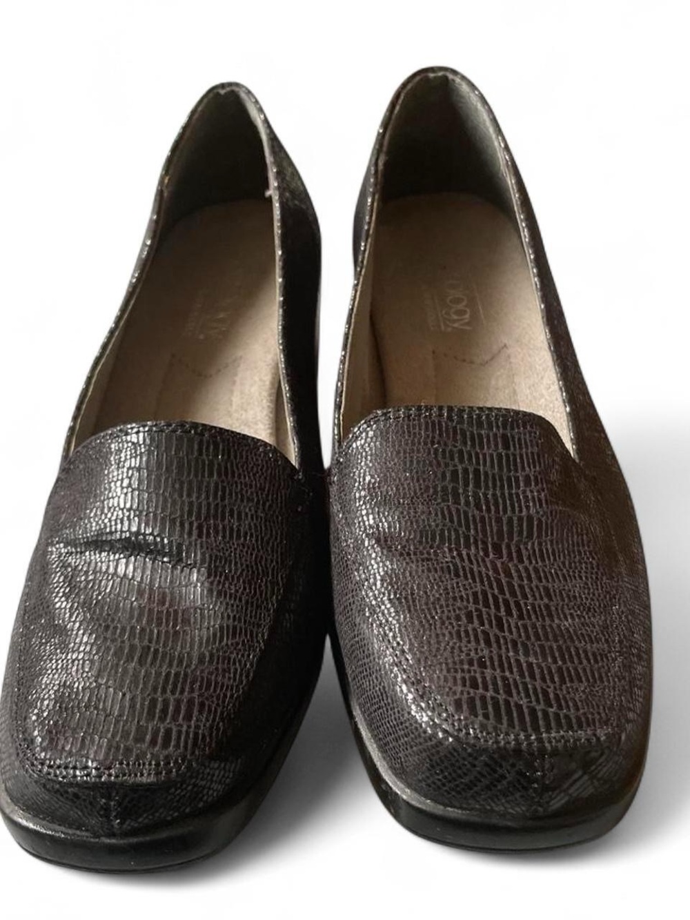 AEROSOLES Women’s Dark Brown Textured Slip-On Loafers
